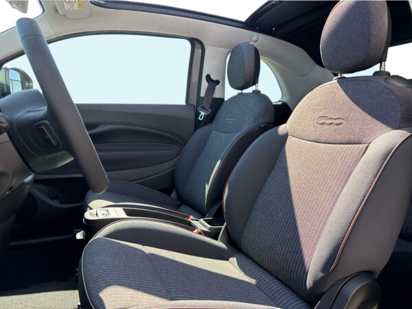 FIAT 500 E Icon Cabrio - Image 11