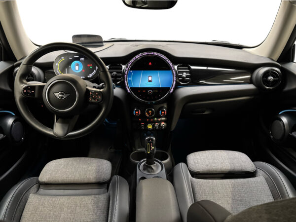 MINI COOPER SE - Image 11